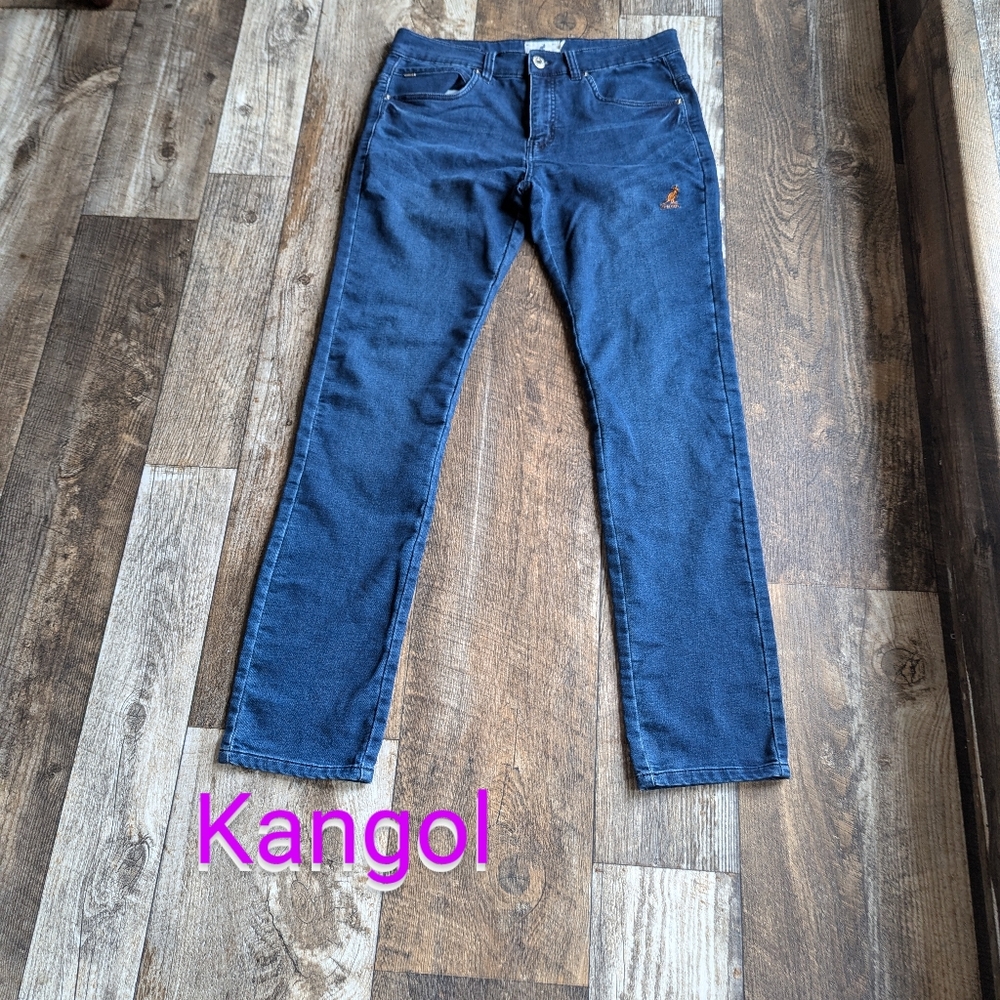 Kangol Womens Blue Jeans. Stretchy. size 32. EUC..